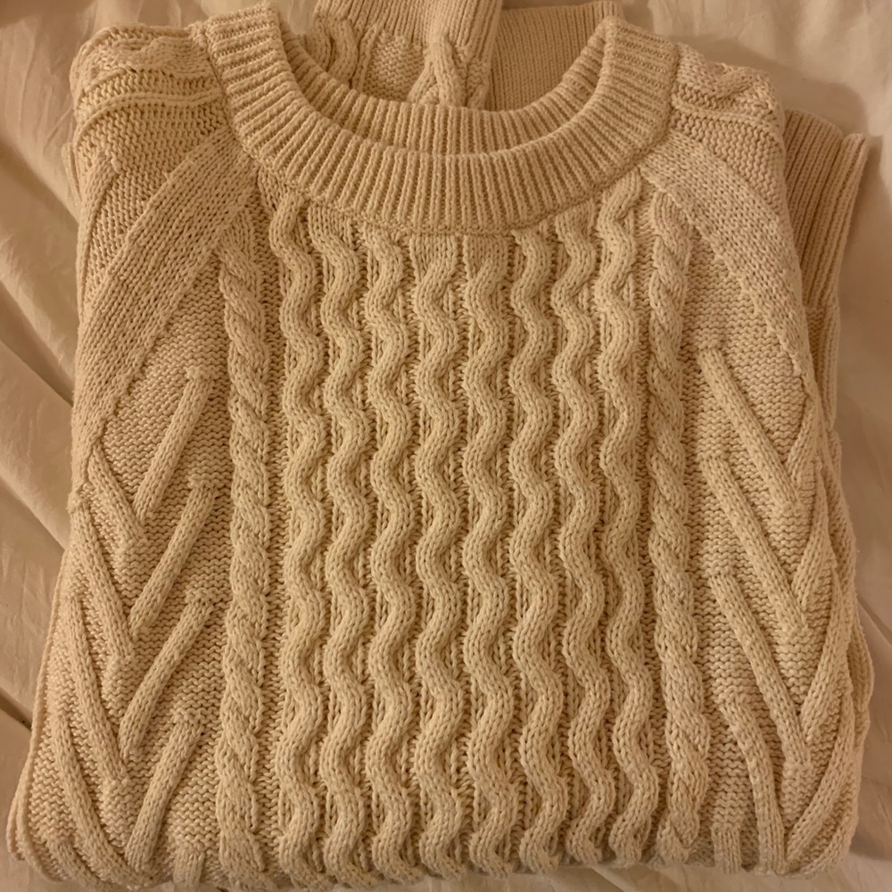 Gap cable knit sweater
